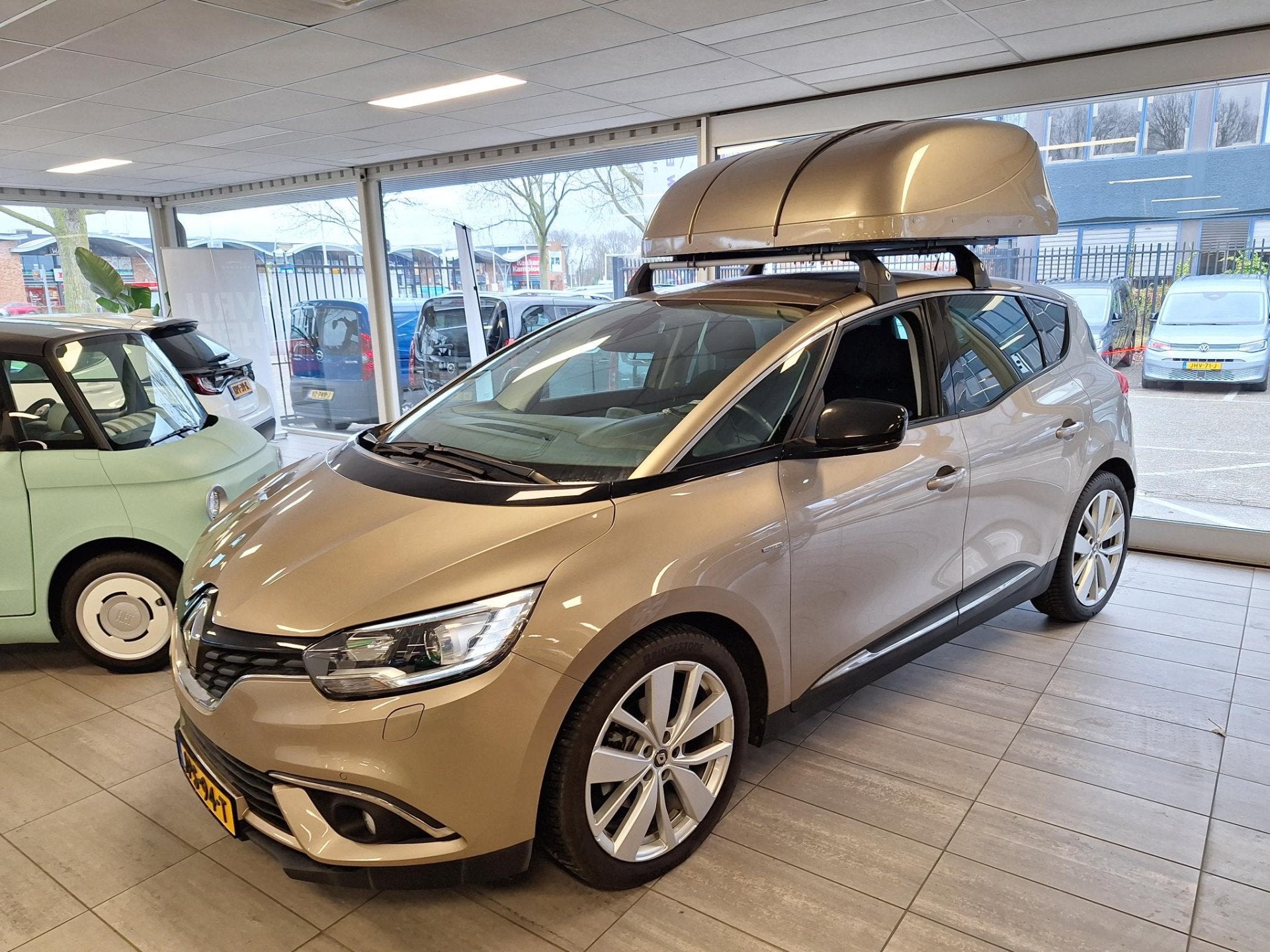 Renault Scénic 1.3 TCe Limited Direct leverbaar! Dakkoffer, Auto's, Renault, 12 maanden, Stof, Euro 6, 4 cilinders