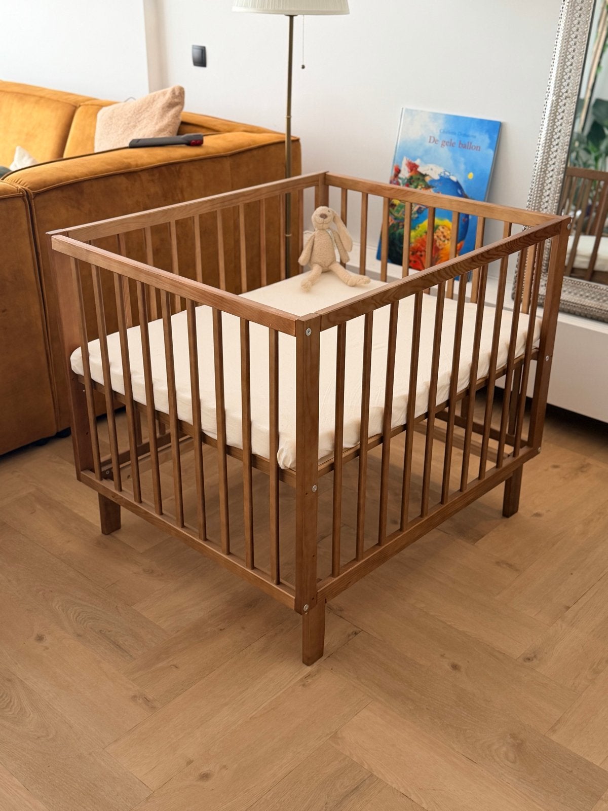 Mooie houten box met matras, Kinderen en Baby's, Boxen, Ophalen, Zo goed als nieuw, Vierkant, In hoogte verstelbaar