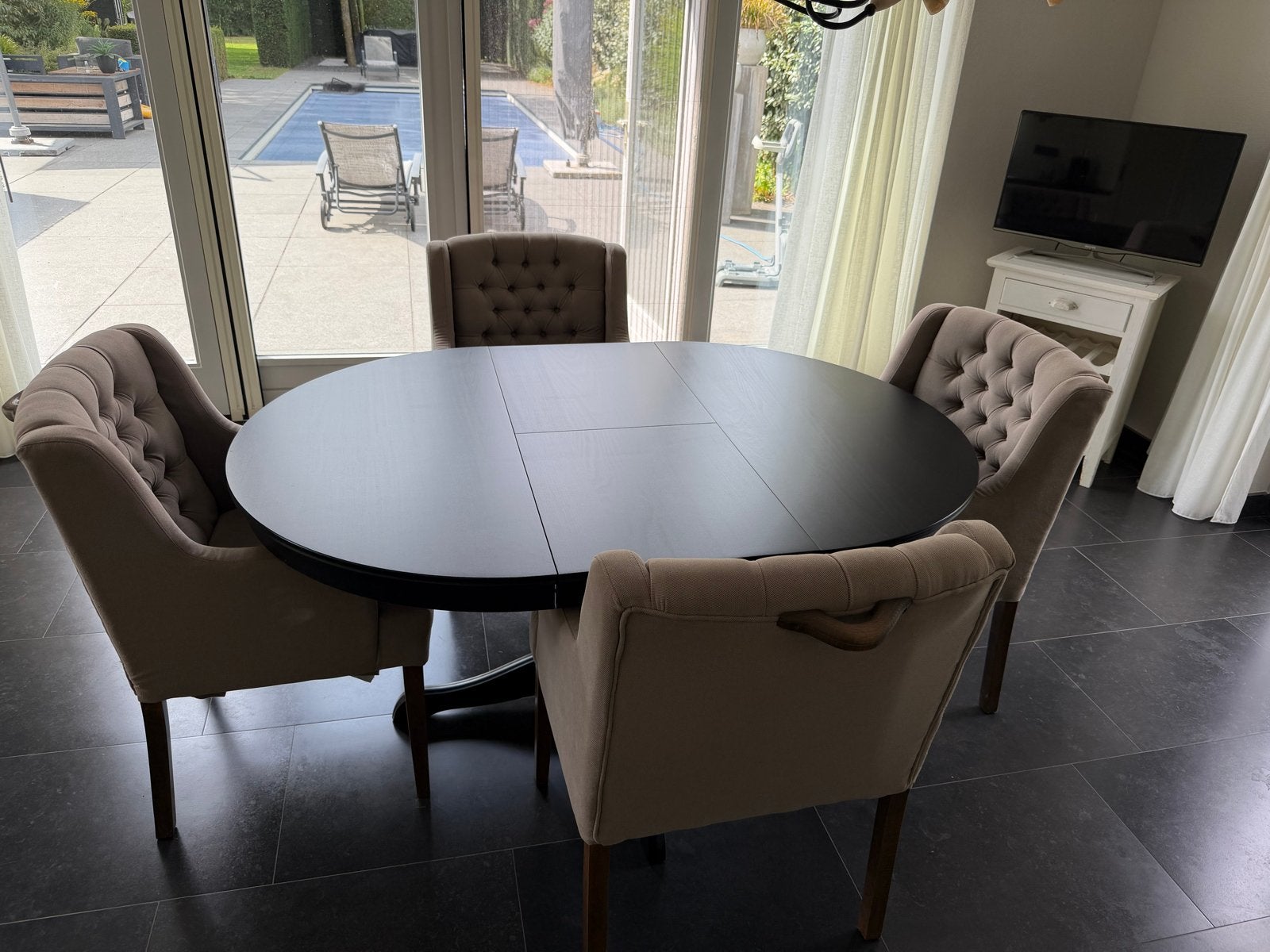Uitschuifbare tafel met 4 stoelen - Gratis af te halen, Ophalen, Gebruikt, Rond, 200 cm of meer