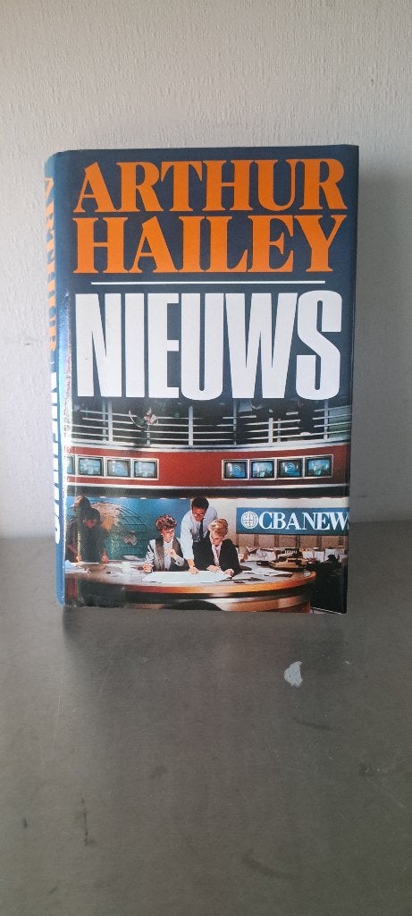 Arthur Hailey-nieuws (Z250-42), Ophalen of Verzenden, Zo goed als nieuw