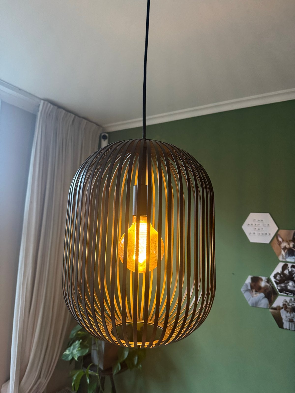 Moderne Zwarte Hanglamp met Open Design, Ophalen of Verzenden, Zo goed als nieuw, Metaal, E27 (groot)