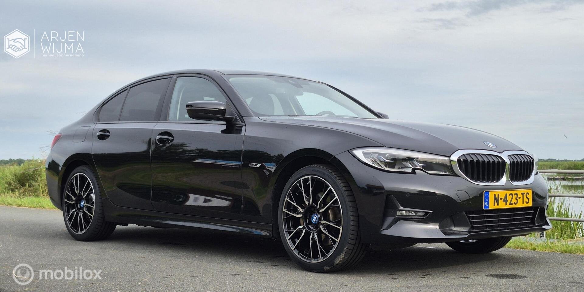 BMW 3-serie 320e Business Edition Plus|BTW|Laser|Carplay, Automaat, Gebruikt, 4 cilinders, Zwart