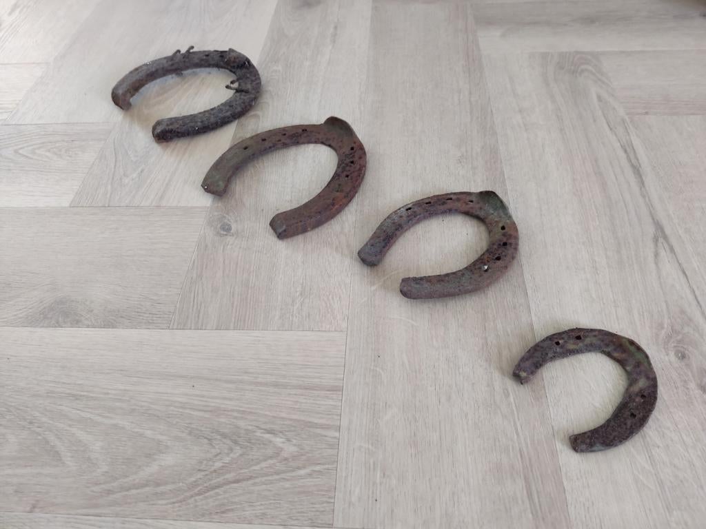 Set van 4 oude hoefijzers, Ophalen of Verzenden