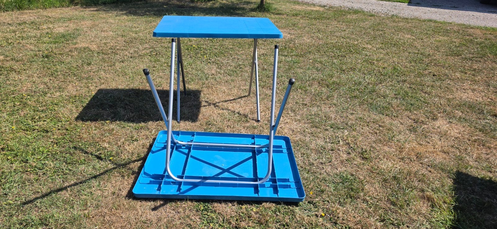 2 blauwe lichtgewicht campingtafels 80 x 60 cm, Caravans en Kamperen, Kampeermeubelen, Ophalen of Verzenden, Campingtafel