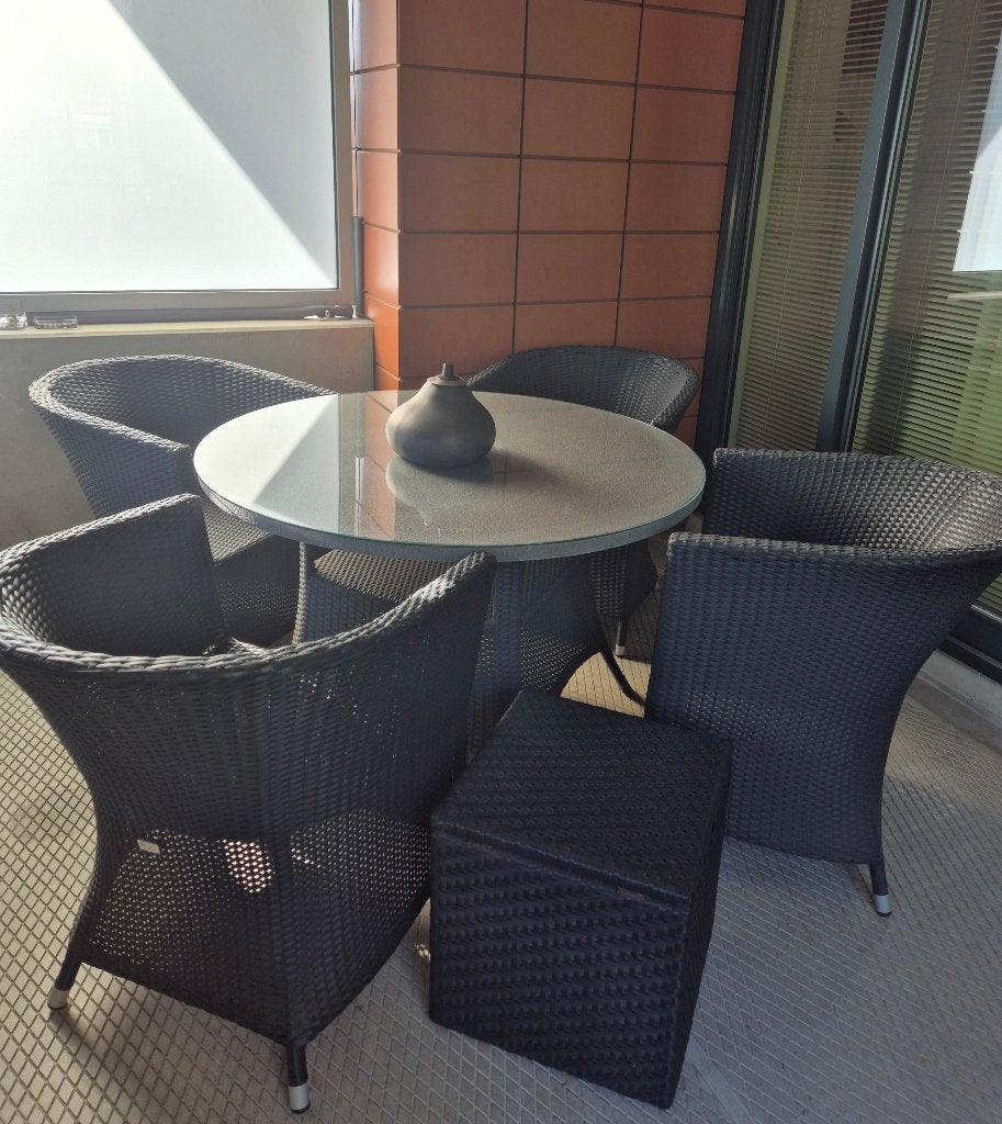 Outdoor diningset, Ophalen, 4 zitplaatsen, Kunststof, Zo goed als nieuw