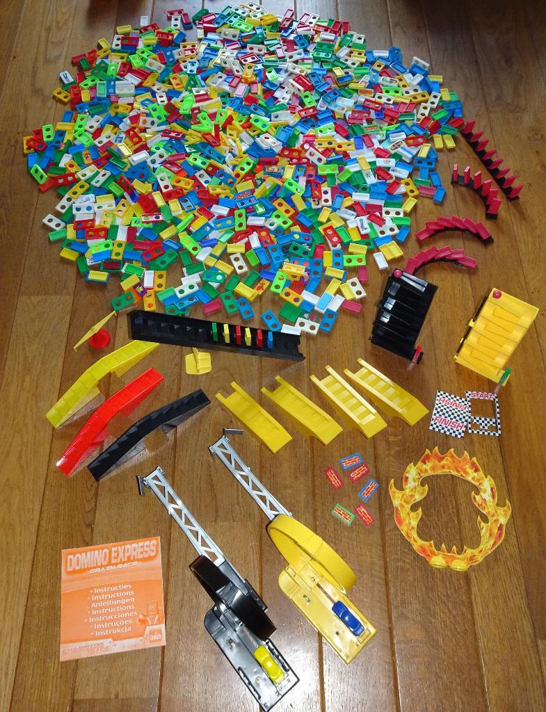 Domino Set, inclusief extra accessoires., Kinderen en Baby's, Speelgoed | Educatief en Creatief, Gebruikt, Bouwen, Ontdekken, Ophalen of Verzenden