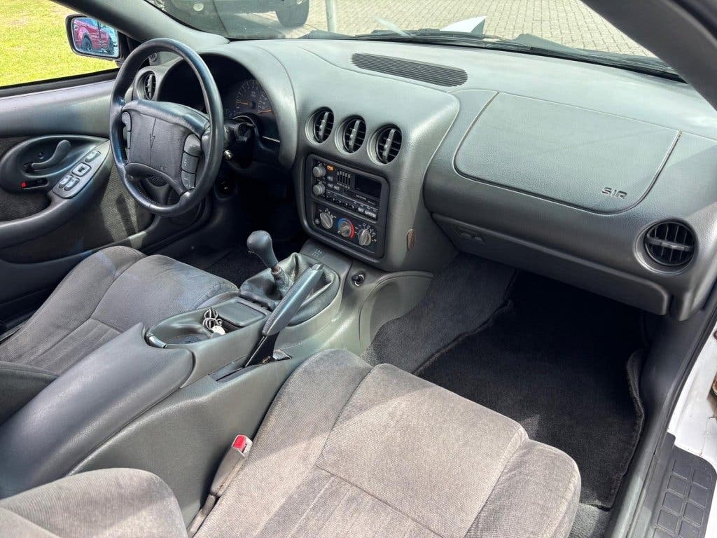 Pontiac Firebird 3.4 SE V6 Wit 1994 Handgeschakeld Apk 2028, foto 9
