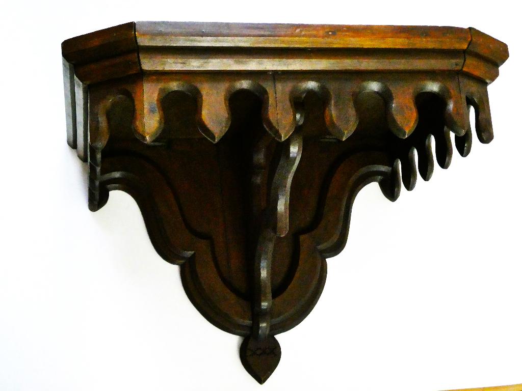 Grote antieke neogotische wandconsole console kerk klooster, Antiek en Kunst, Ophalen of Verzenden