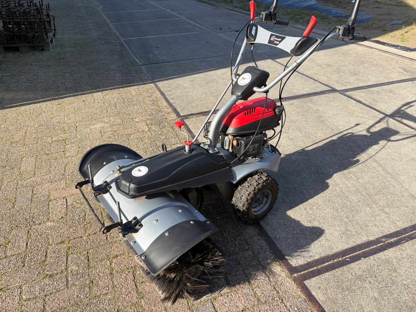 Veegmachine Lumag KM1000, Ophalen, Zo goed als nieuw