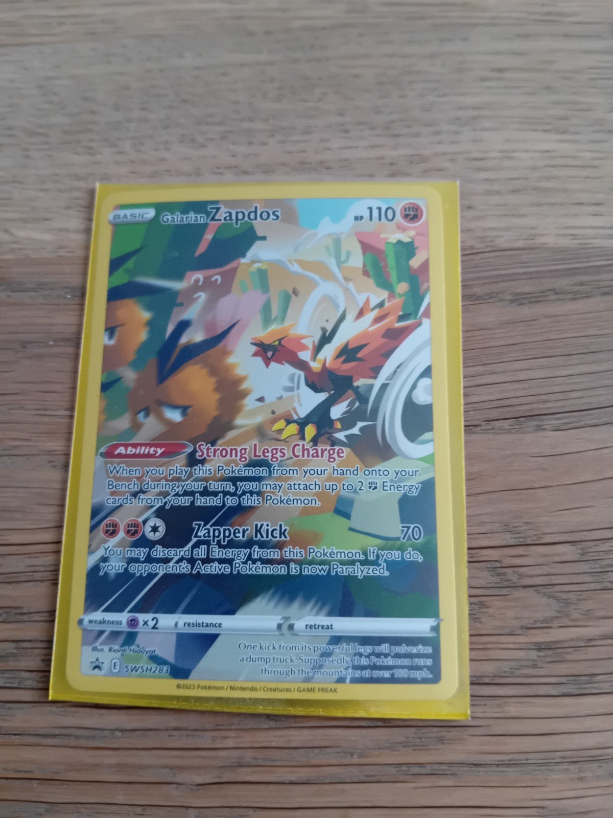 Pokémon Kaart Galarian Zapdos V SWSH279 - Zo goed als nieuw, Hobby en Vrije tijd, Verzamelkaartspellen | Pokémon, Ophalen of Verzenden