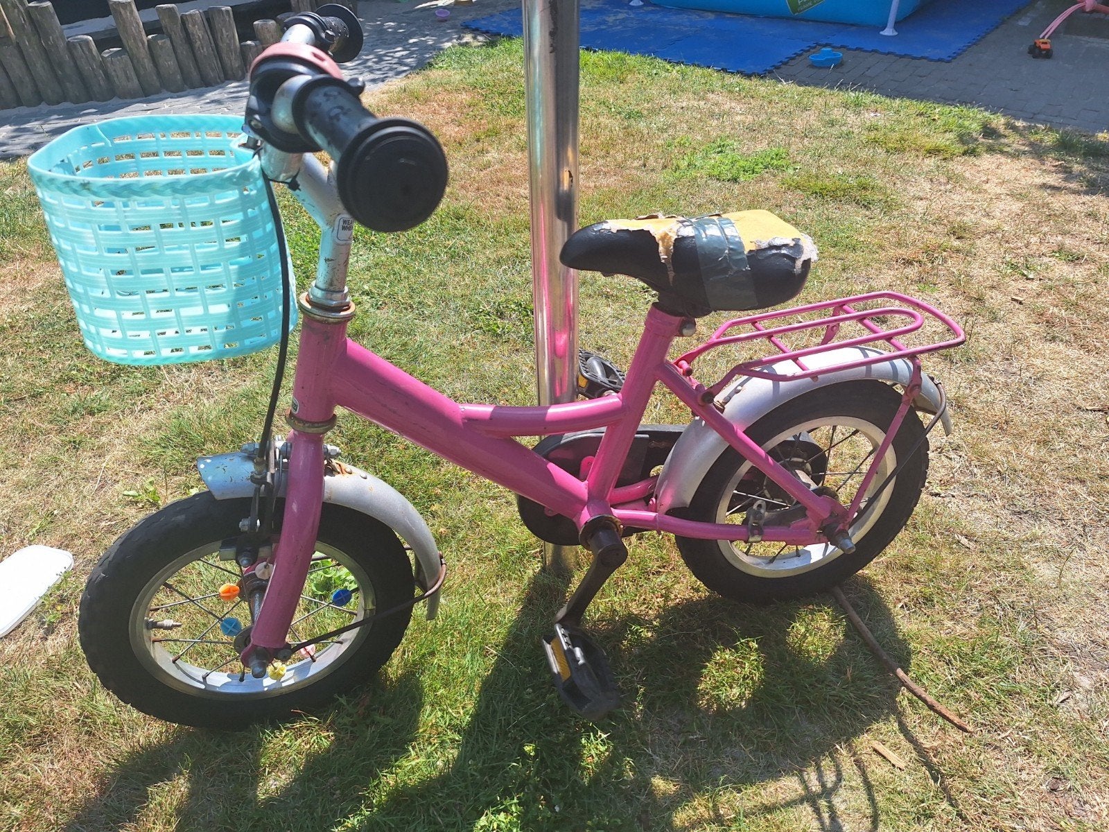 Roze kinderfiets met mandje - Gebruikt, Ophalen, Gebruikt, Minder dan 16 inch