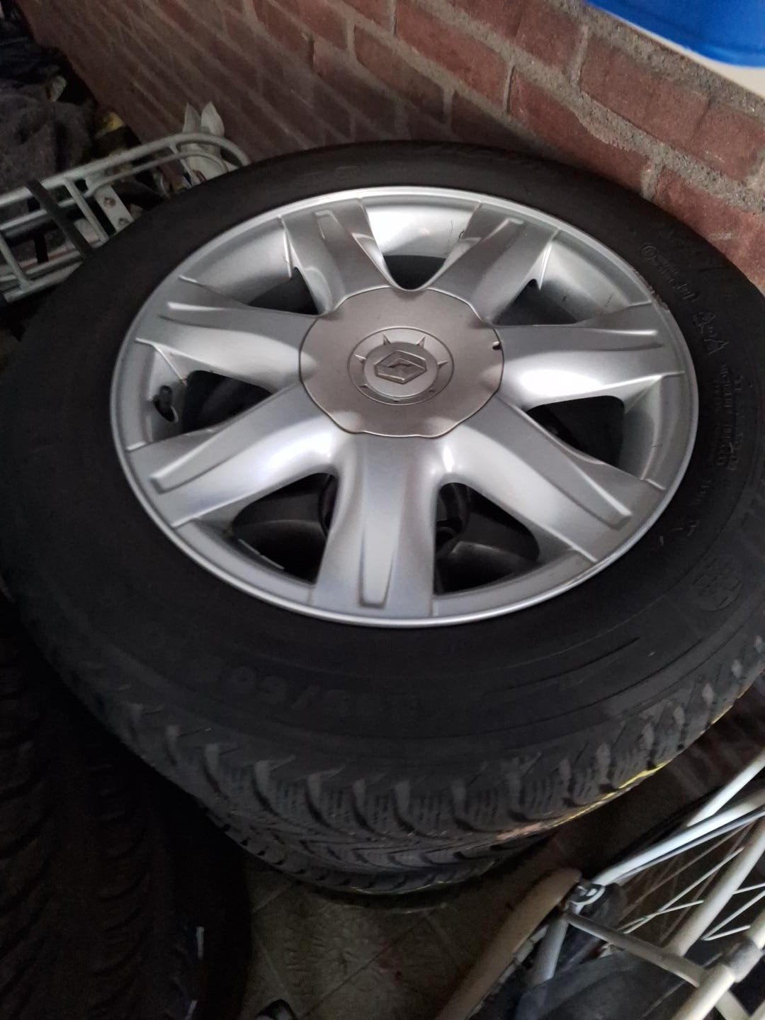 Renault Laguna mk3 16" winterset 205/60 R16 Michelin Alpin, Auto-onderdelen, Ophalen, Gebruikt, 16 inch, Banden en Velgen