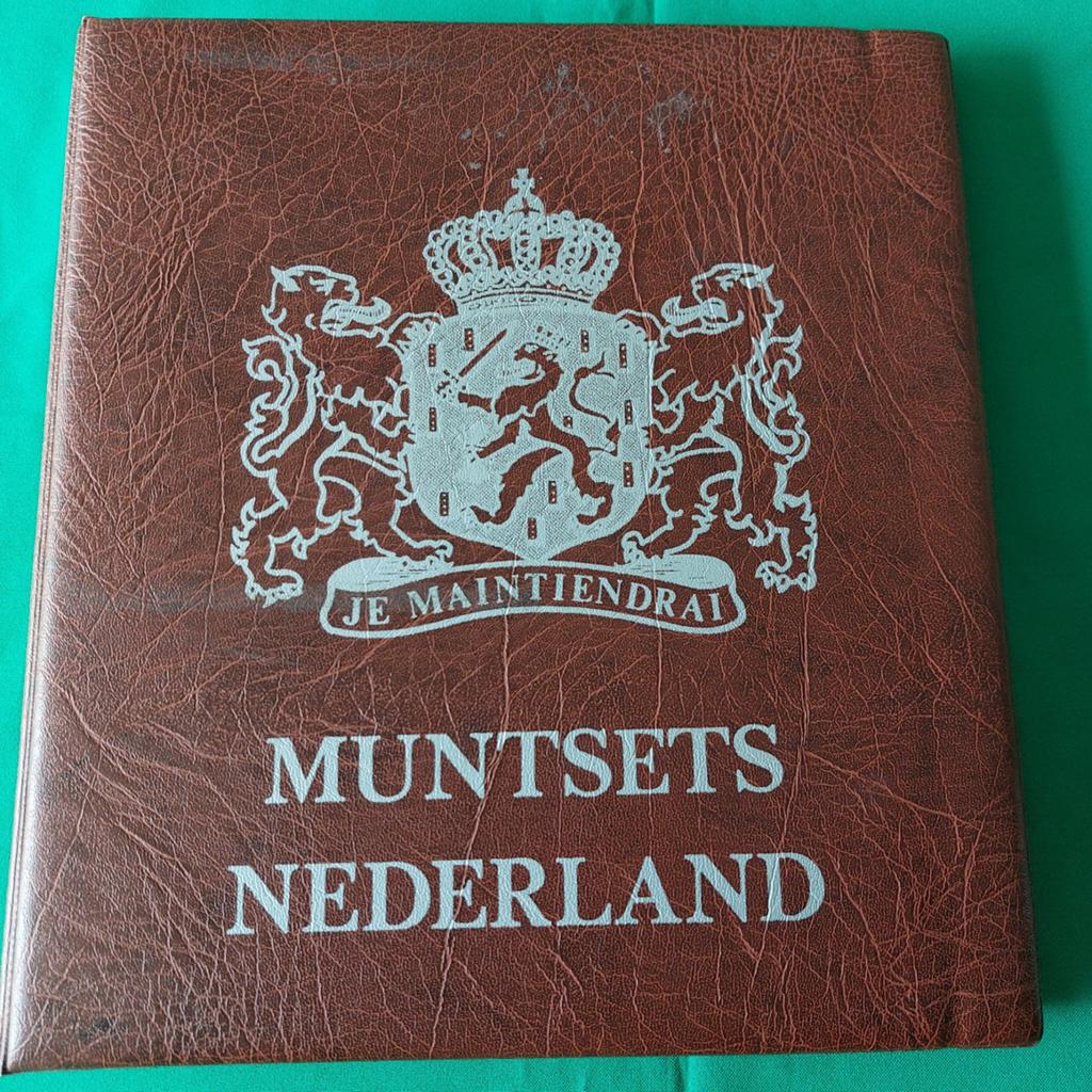Muntset album met 5 muntset 1982 t/m 1986, Ophalen, Koningin Beatrix, Overige waardes