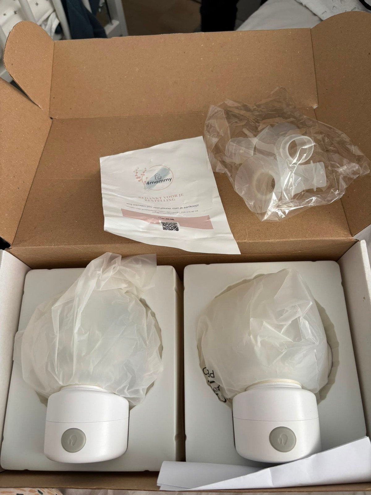 4Mommy Deluxe Draagbare Borstkolf Set + Extra Borstschilden, Ophalen