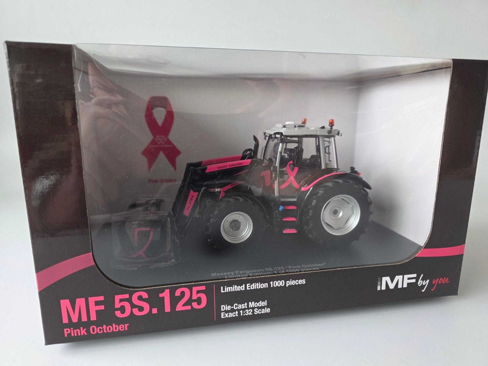 MASSEY-FERGUSON 5S.125 PINK OKTOBER UH 1:32 LIM-ED, Ophalen of Verzenden, Nieuw, Tractor of Landbouw, Universal Hobbies