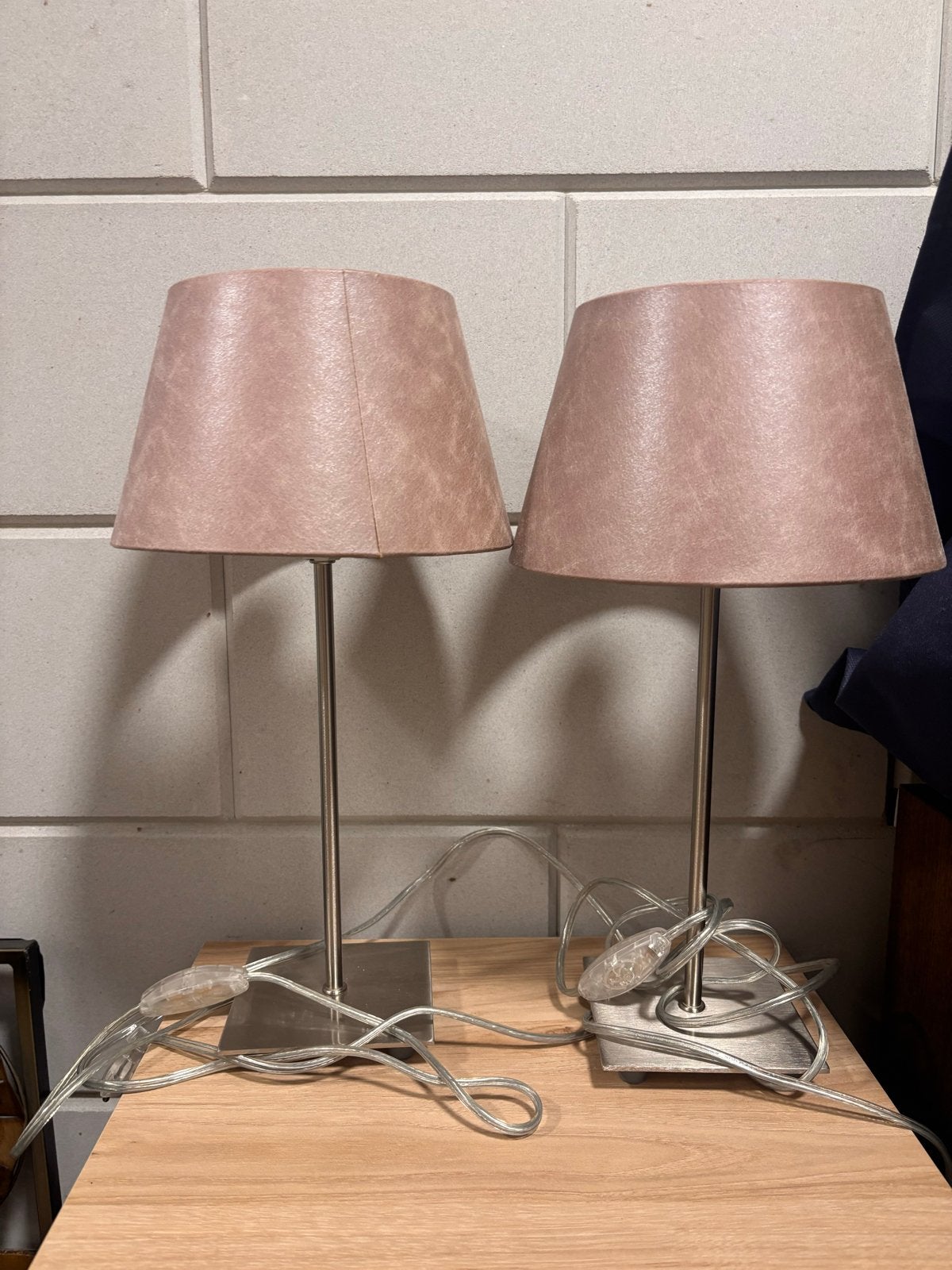 Set van 2 moderne tafellampen met oud roze kappen, Huis en Inrichting, Ophalen, Gebruikt, Overige merken, E14 (klein)