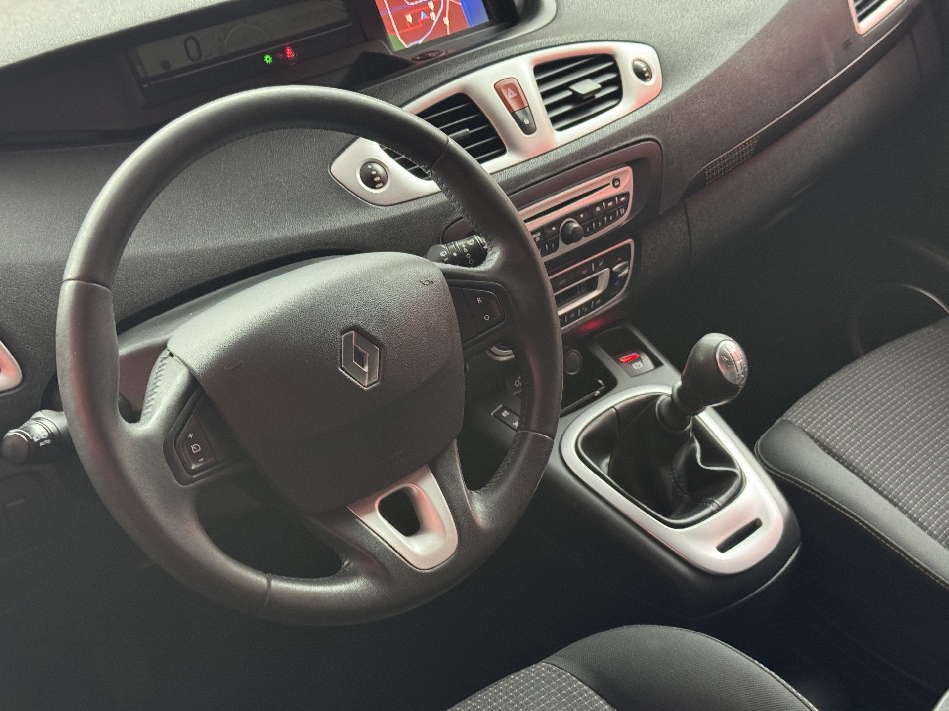 Renault Scénic 1.4 TCE Dynamique | Navigatie | Trekhaak |, Auto's, Voorwielaandrijving, Euro 5, Stof, Gebruikt