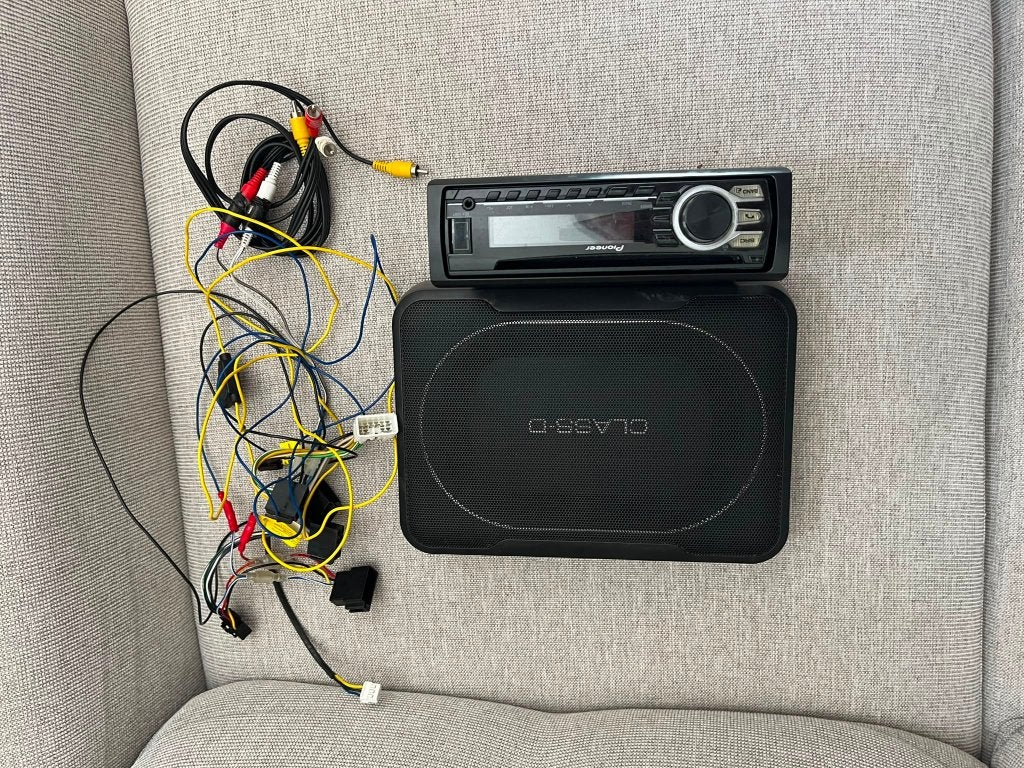 Pioneer bluetooth autoradio + pioneer subwoofer, Ophalen of Verzenden, Gebruikt