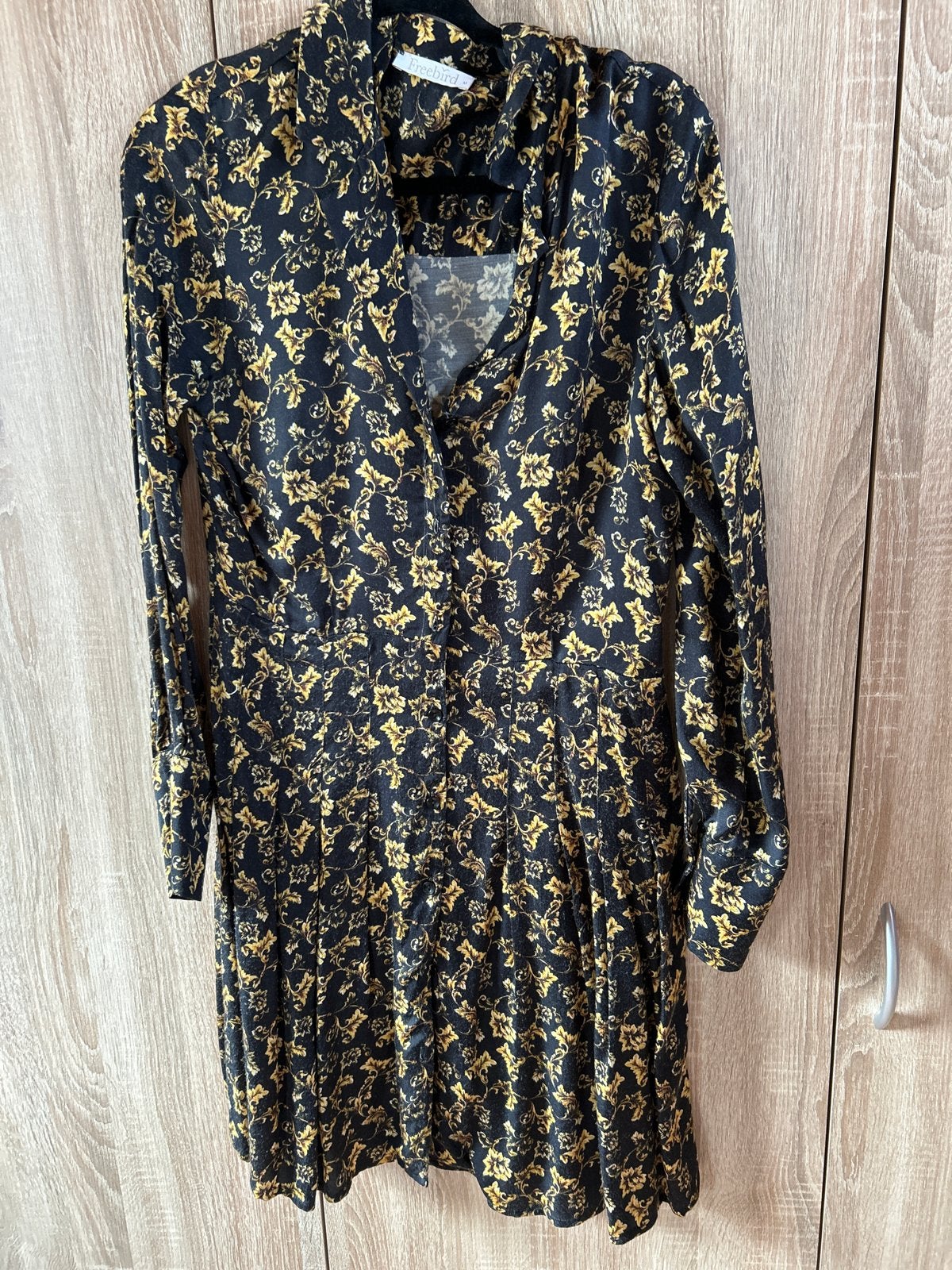 Freebird jurk met goudkleurige print - Maat M, Kleding | Dames, Maat 38/40 (M), Zwart, Ophalen of Verzenden, Zo goed als nieuw