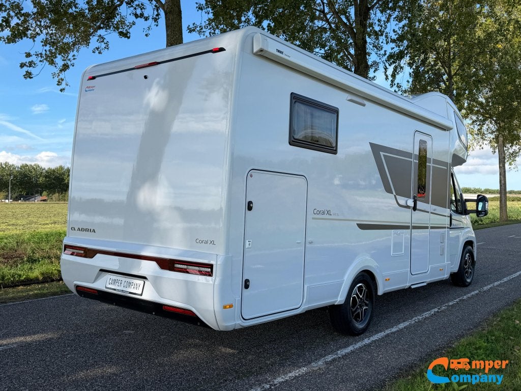 Adria Coral XL 660 SL Lengte bedden | Automaat | 5-persoons, Caravans en Kamperen, Automaat, Alkoof, Ringverwarming, Fiat