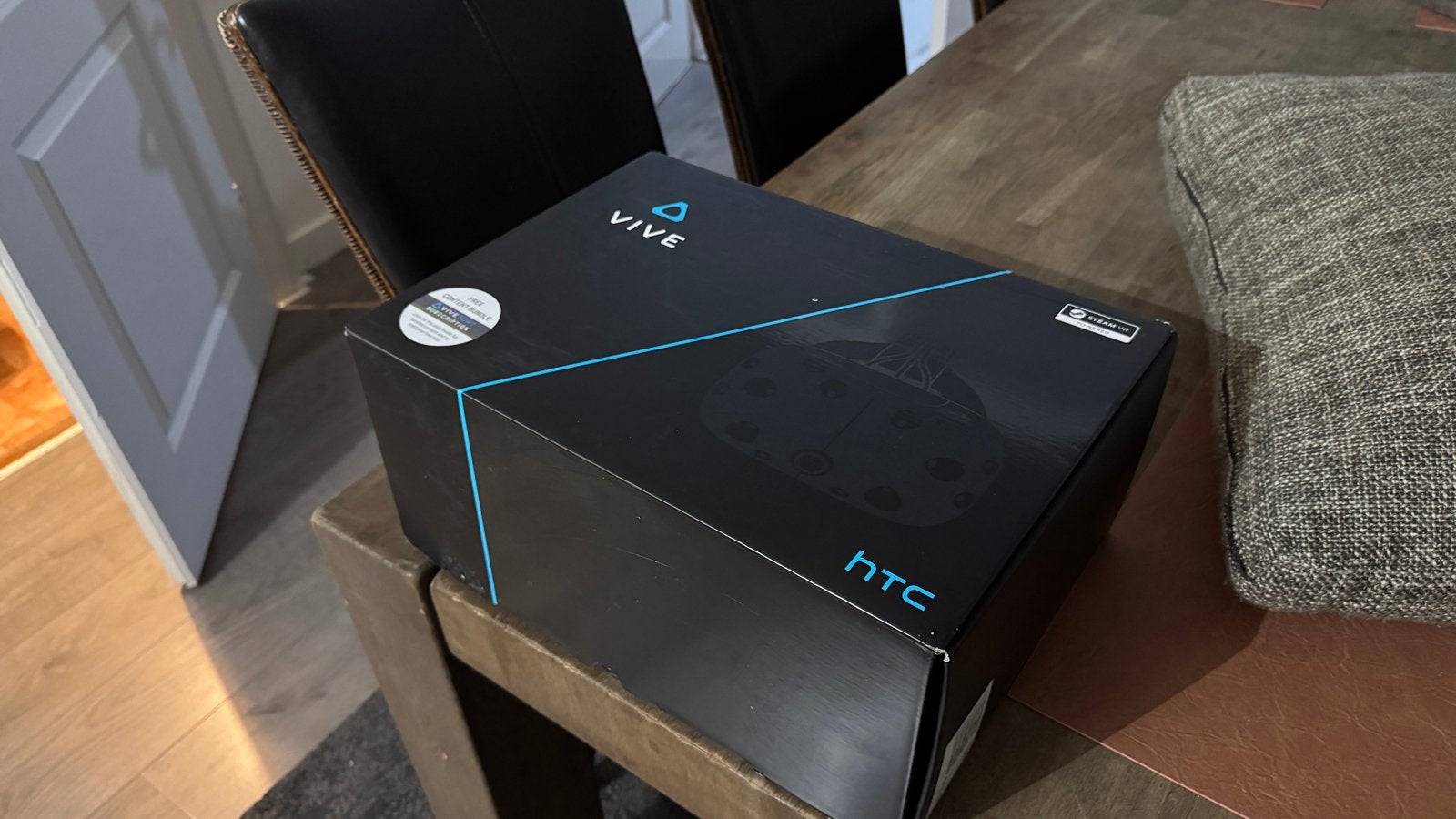 HTC Vive Compleet met alles, Spelcomputers en Games, Virtual Reality, Ophalen of Verzenden, Zo goed als nieuw, VR-bril, Pc