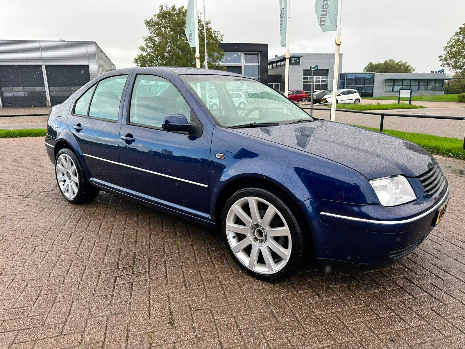 Volkswagen Bora 2.0 – 2004 – zeer netjes, nieuwe APK, Voorwielaandrijving, Bora, 4 cilinders, Blauw