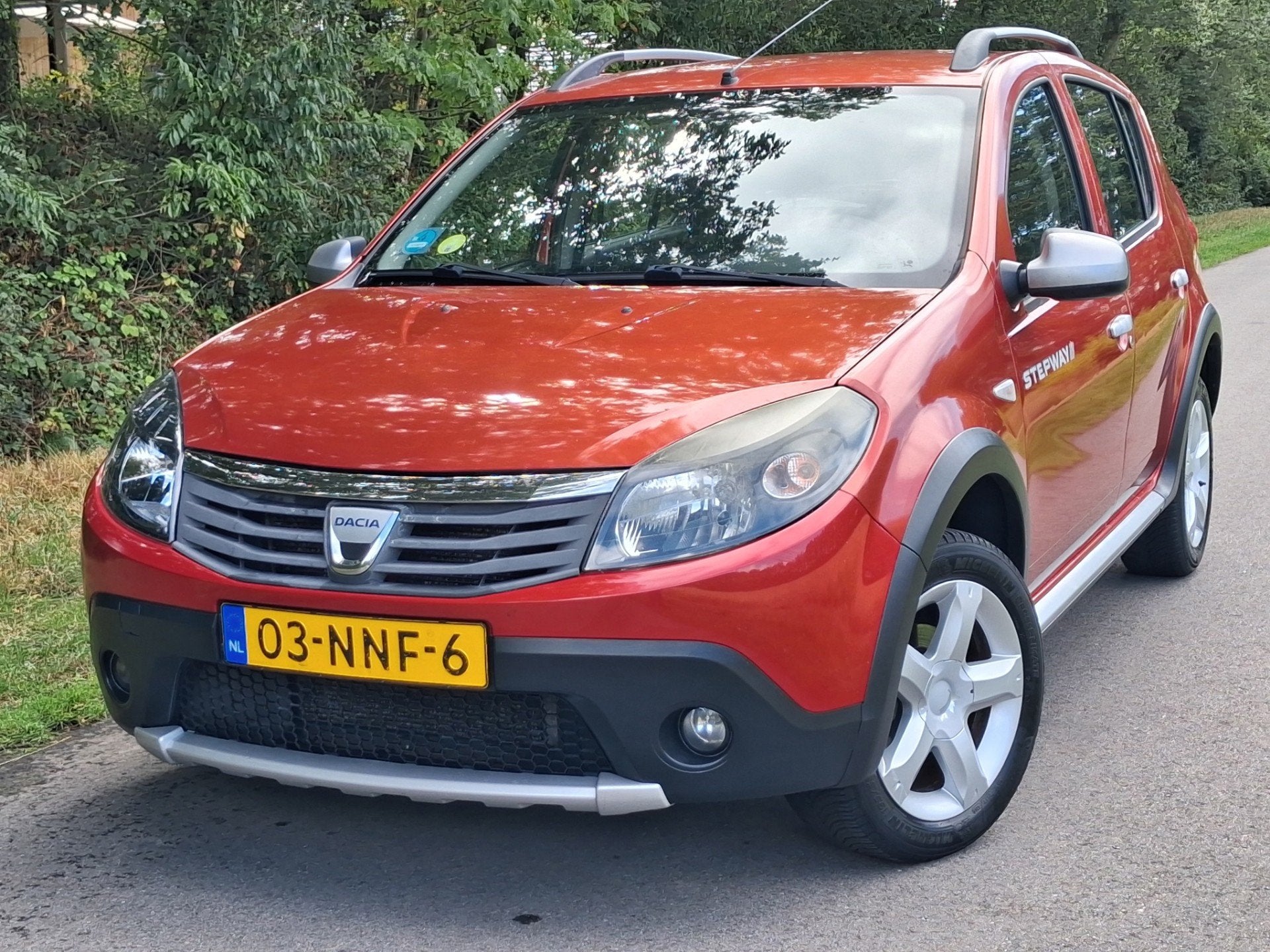 Dacia Sandero 1.6 Stepway |AIRCO|, Auto's, 4 cilinders, 1070 kg, Origineel Nederlands, Bedrijf