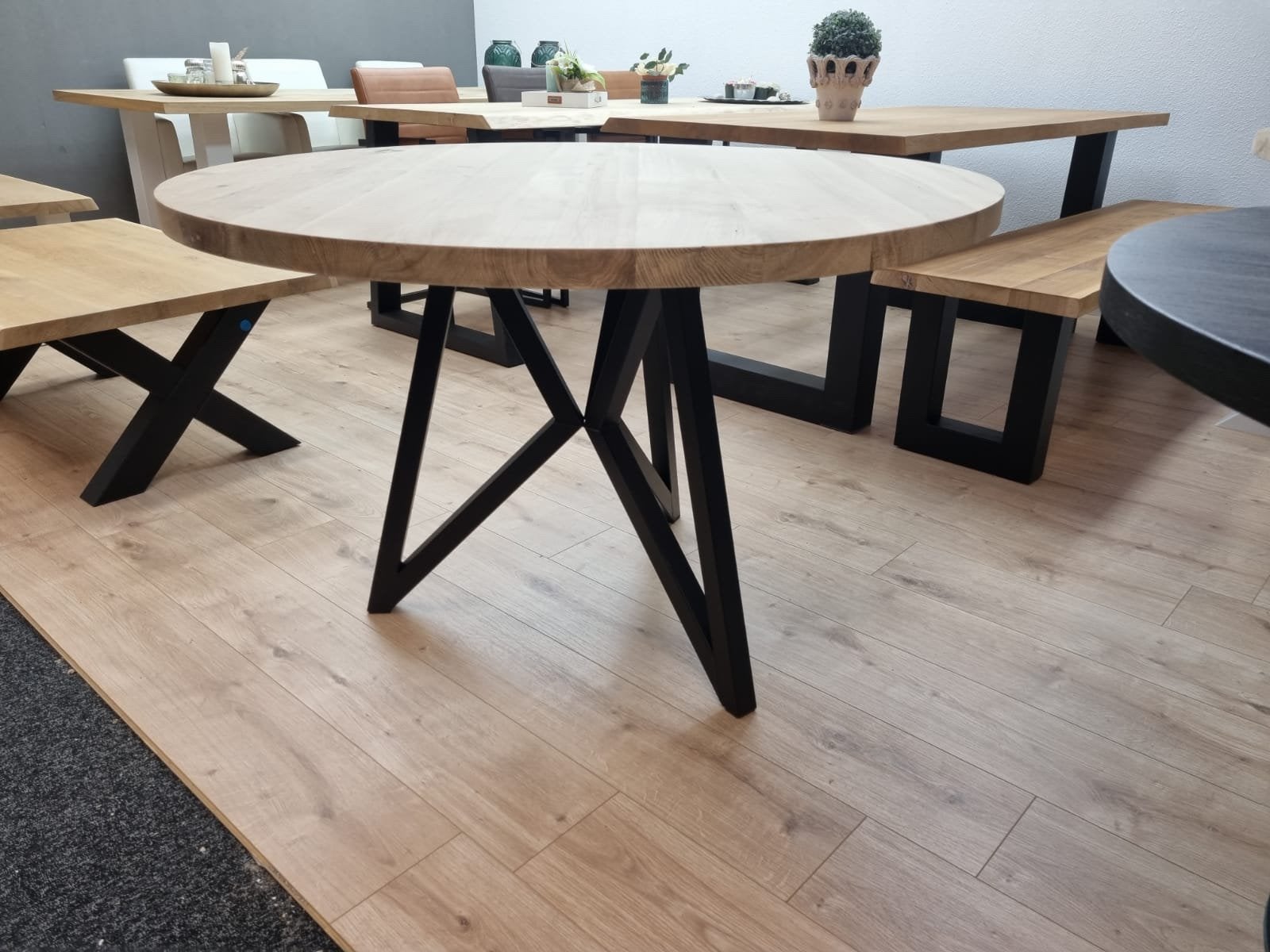Foto 21 van Eiken ronde eettafel tafel bureau GRATIS BEZORGD Eikenhout