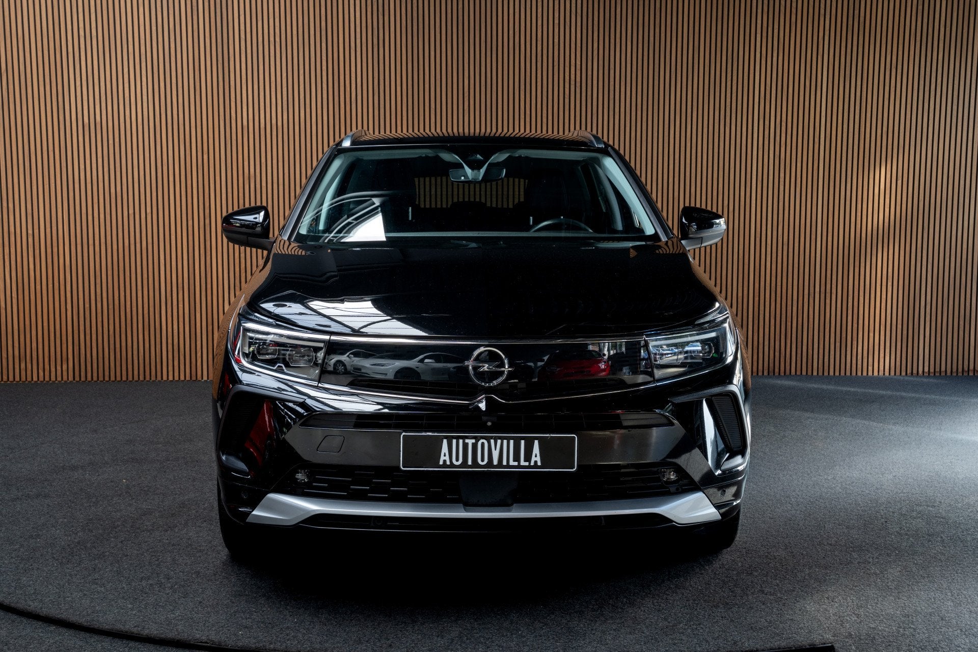 Opel Grandland 1.6 Turbo Plug-In Hybrid Nightvision Leer 360, Dealer onderhouden, 4 cilinders, Zwart, Bedrijf