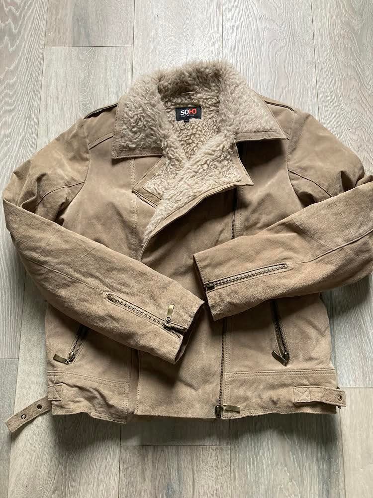 Damesjas suede, Ophalen of Verzenden, Zo goed als nieuw, Maat 42/44 (L)