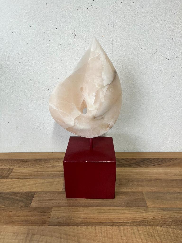Roze albast | handgemaakt beeld | speksteen, Antiek en Kunst, Ophalen, 20 - 50 cm, Steen of Keramiek, Beeld