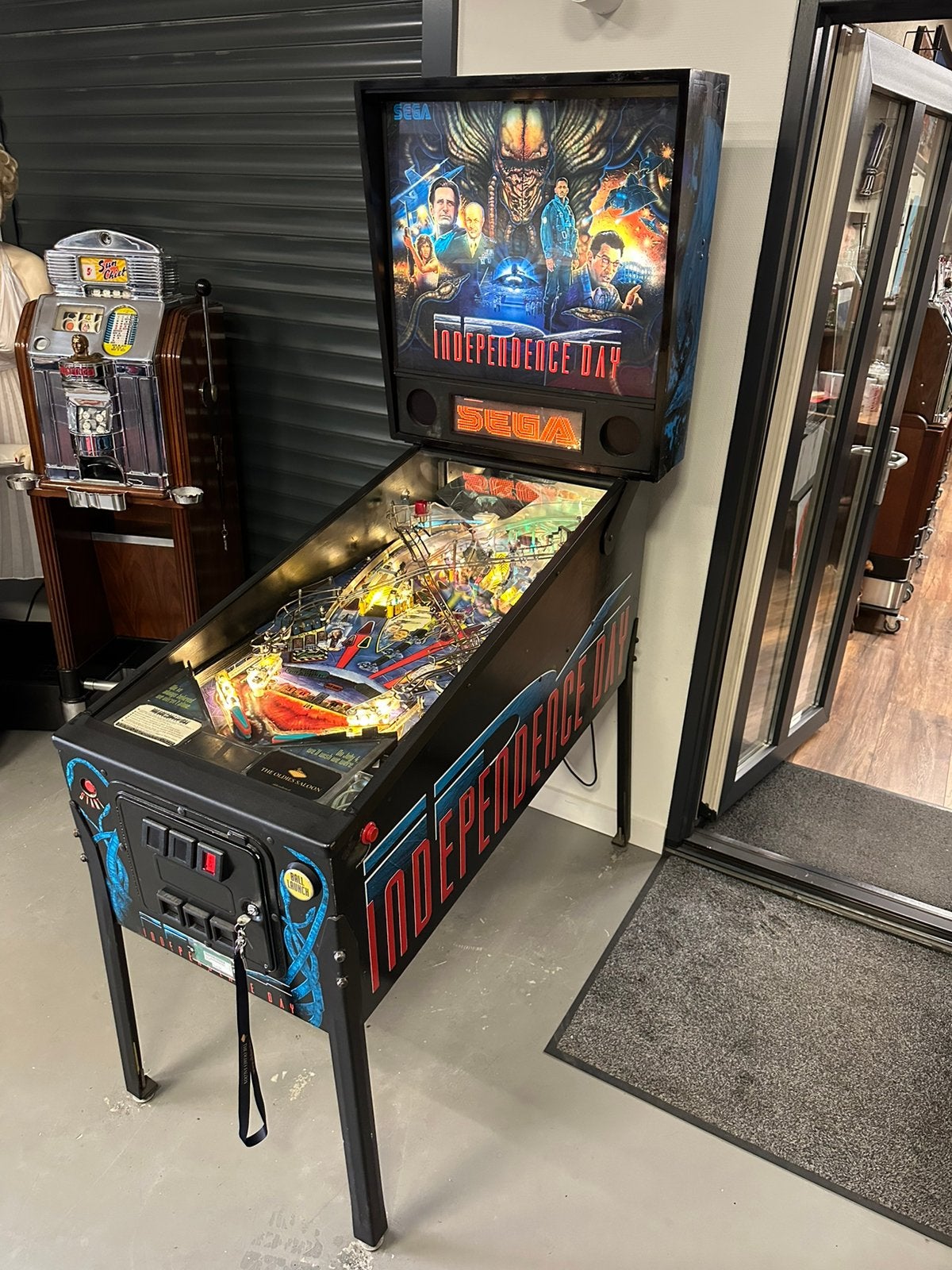Prachtige flipperkast Sega Independence Day Pinball, Ophalen, Sega, Zo goed als nieuw, Dot-matrix
