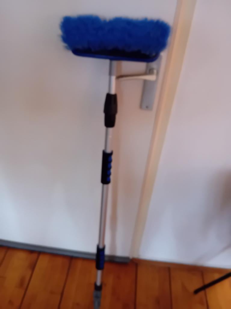 Uitschuifbare wasborstel voor auto of caravan, Ophalen