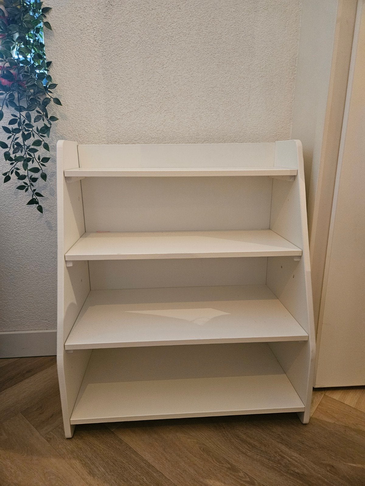 Twee Kwantum boekenkasten - Zo goed als nieuw, Ophalen, Met plank(en), 100 tot 150 cm, 50 tot 100 cm