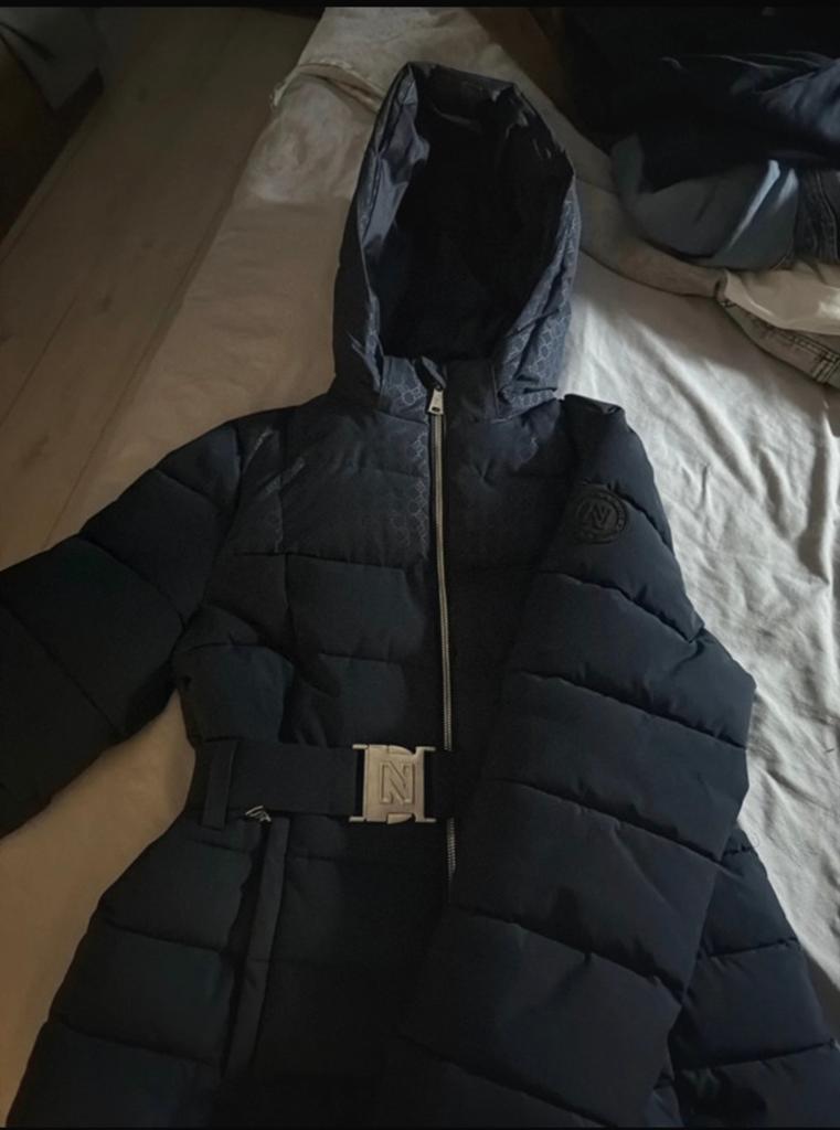 NIKKIE x epplejack winter jas, Ophalen of Verzenden, Zo goed als nieuw, Maat 42/44 (L), Blauw