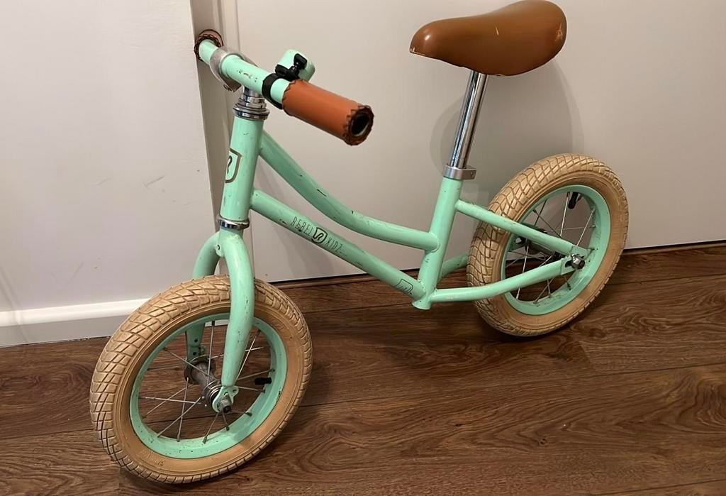 Rebel Kidz Loopfiets - Mintgroen met Bruine Details, Ophalen, Gebruikt, Loopfiets