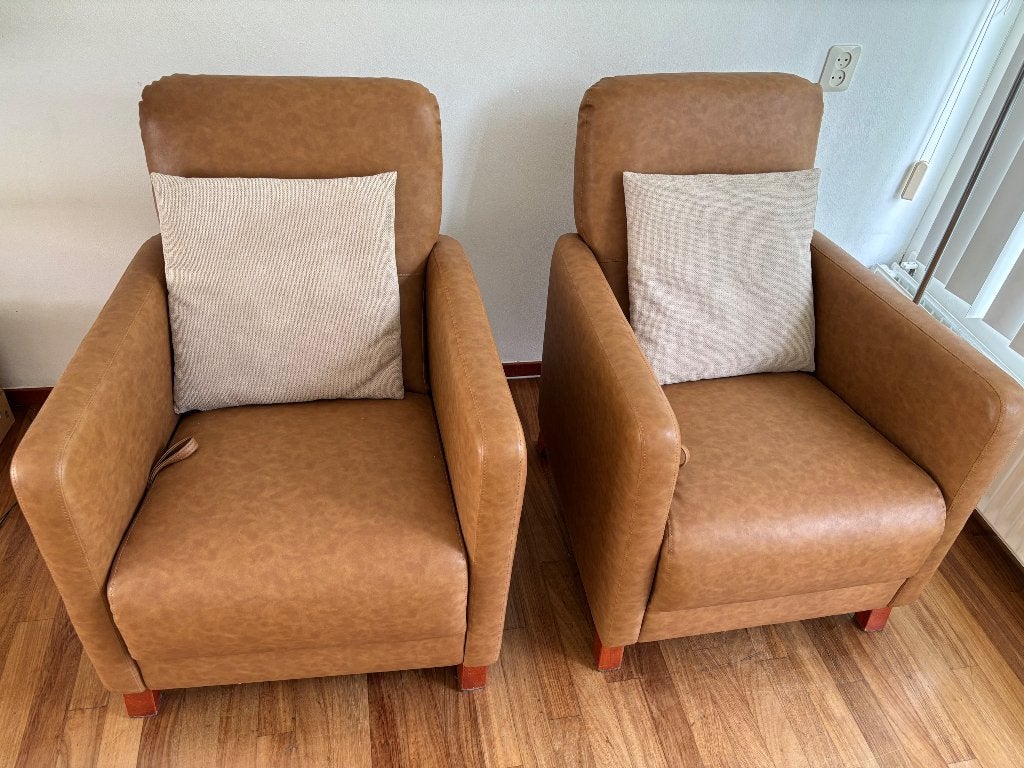 Twee comfortabele bruine fauteuils, Ophalen, Twee, Bruin, Nieuw