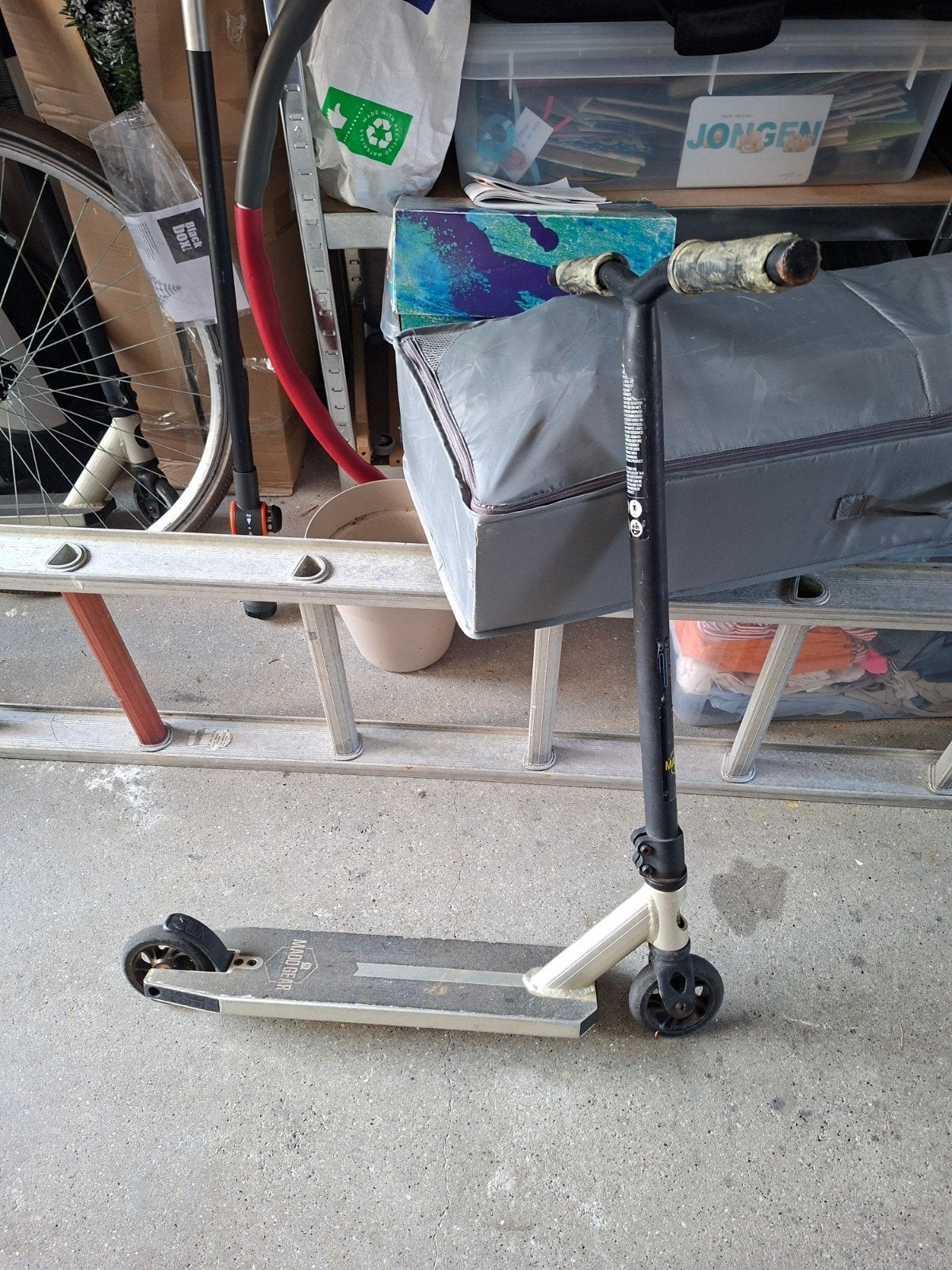 gouden stunt step, Fietsen en Brommers, Ophalen, Gebruikt, Gewone step, Madd Gear