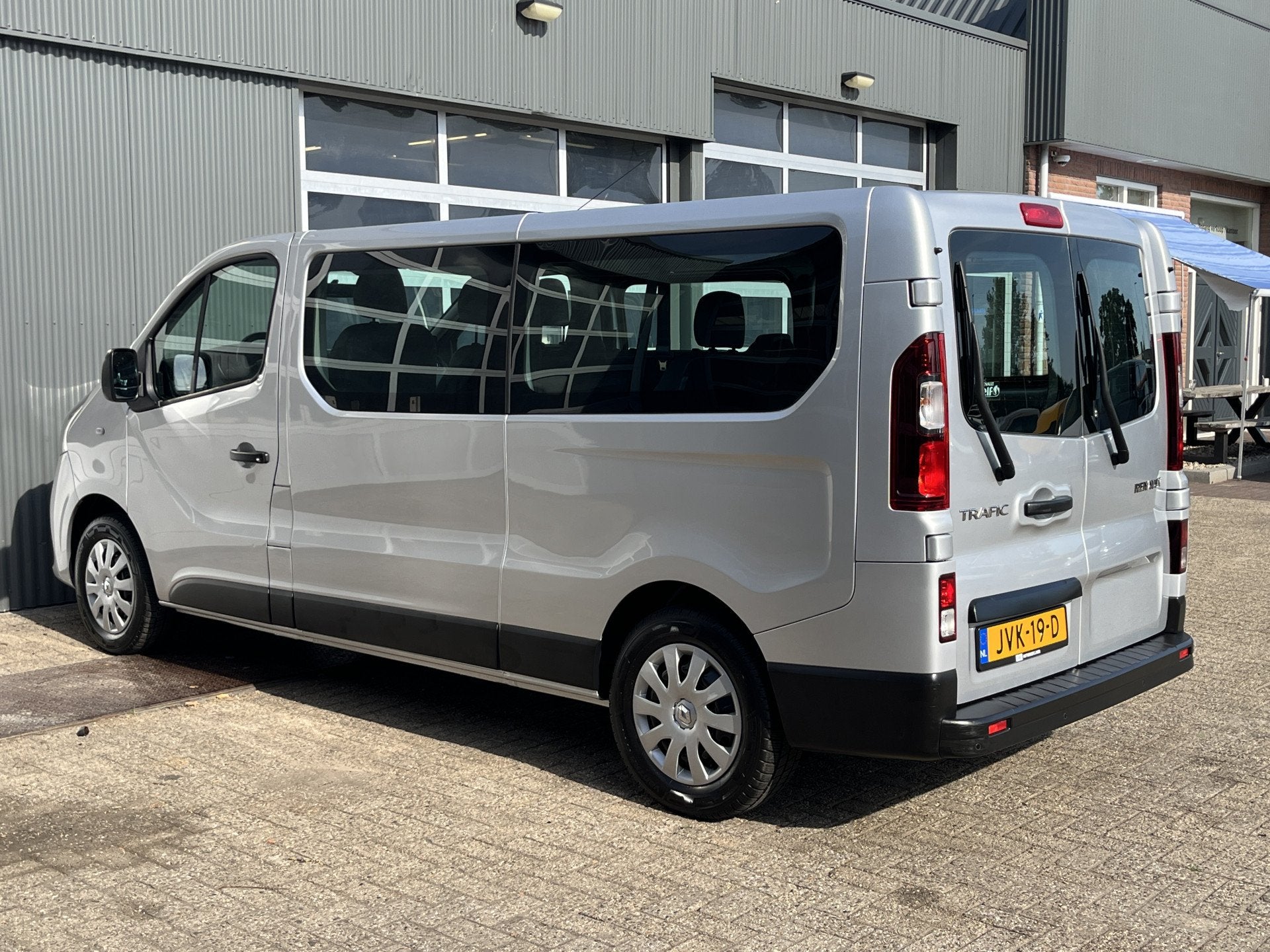 Renault Trafic Passenger 9-Persoons 1.6 dCi Euro 6 Airco Cru, Auto's, Renault, Voorwielaandrijving, Stof, Gebruikt, 2000 kg