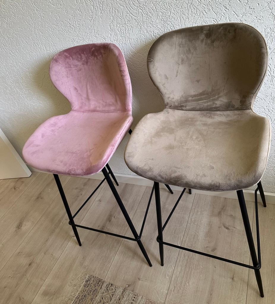 mooie twee barkrukken, Huis en Inrichting, Barkrukken, 2 krukken, Ophalen, Zo goed als nieuw, 60 tot 90 cm