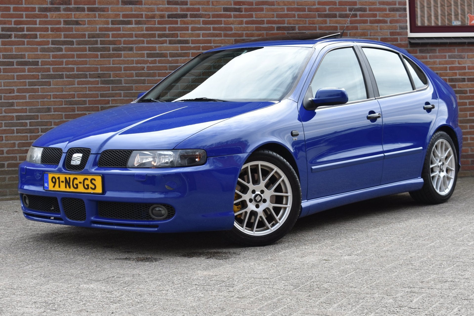 Seat Leon 2.8 V6 Topsport 4 '03 Leder Airco Inruil mogelijk, Auto's, Gebruikt, Zwart, Vierwielaandrijving, 204 pk