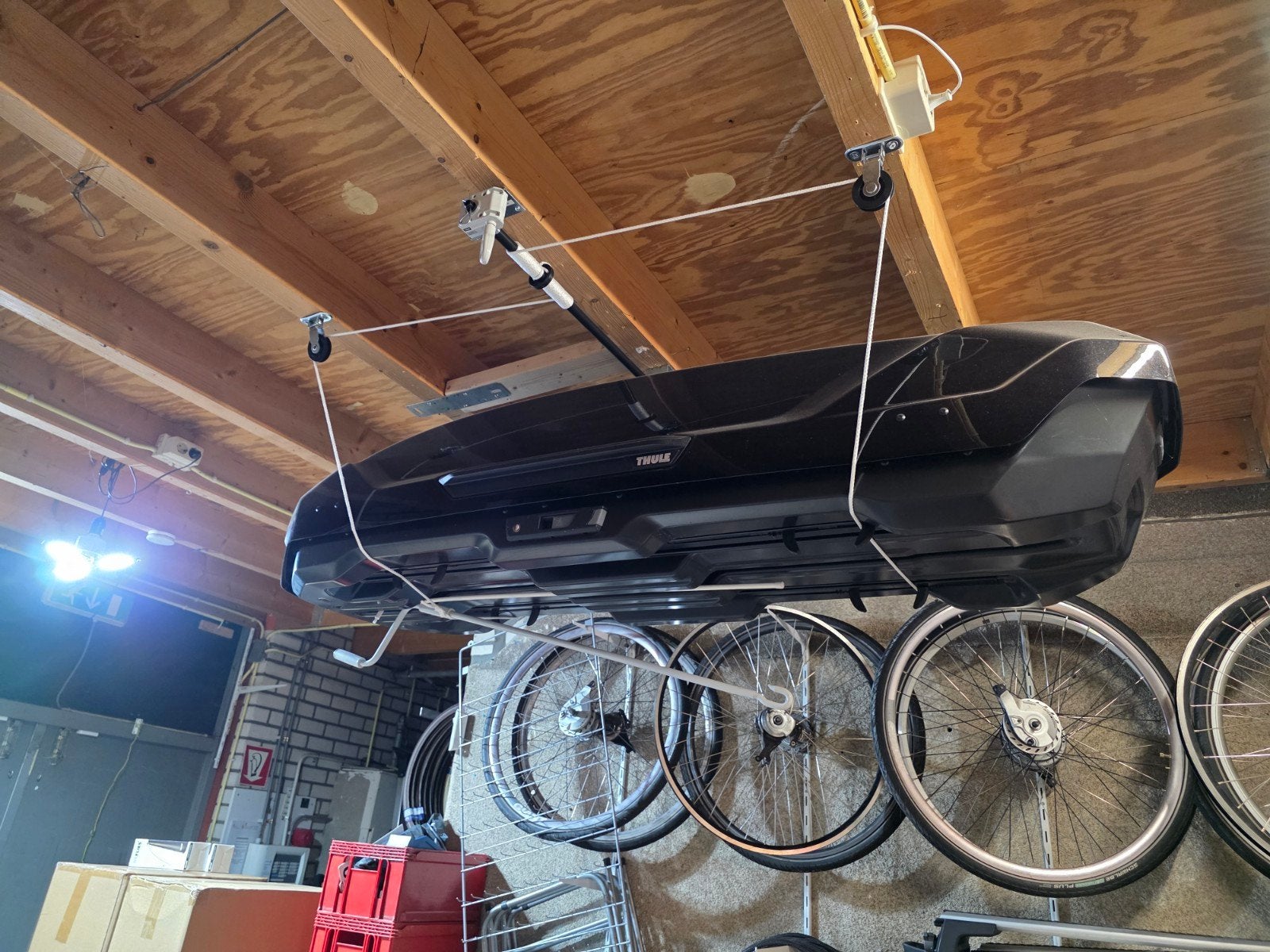 Thule Dakkoffer Motion 3 Sport met ophangsysteem, Ophalen, Zo goed als nieuw