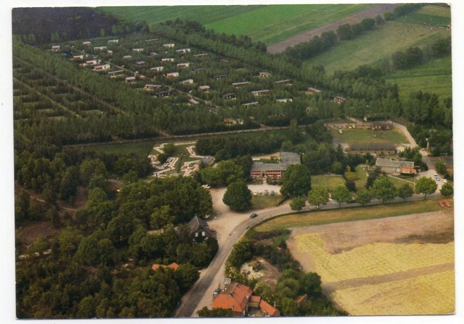 Well Mobil Home Park de Wellsche Hut 1976 (luchtopname), Ophalen, 1960 tot 1980, Ongelopen, Limburg