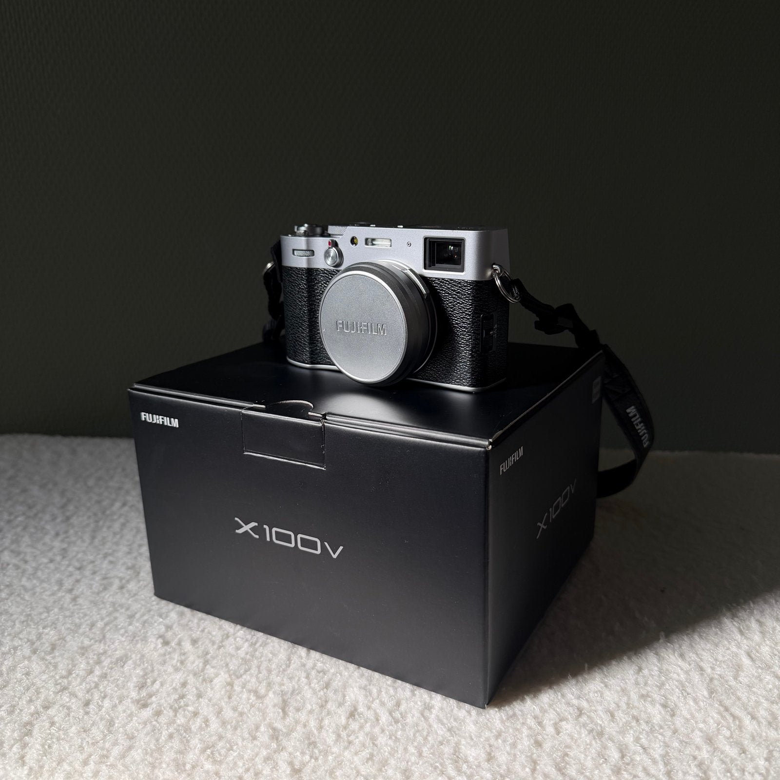 Fujifilm X100V – Zilver (incl. originele doos), Ophalen of Verzenden, Fujifilm, Compactcamera, Gebruikt