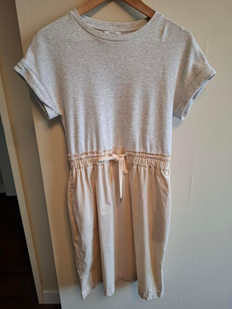 Peserico jurkje, Beige, Ophalen of Verzenden, Zo goed als nieuw, Knielengte