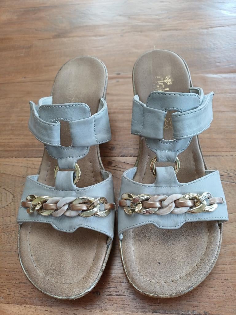 Rieker sandalen maat 41, nieuw beige met leuke versiering, Beige, Nieuw, Rieker, Sandalen of Muiltjes