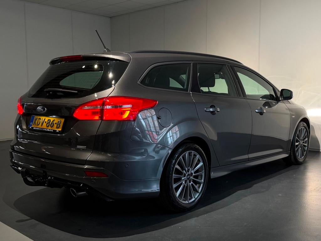 Ford Focus Wagon 1.5 EcoBoost ST Line Business /Climate/Crui, Stof, Euro 6, 4 cilinders, Handgeschakeld