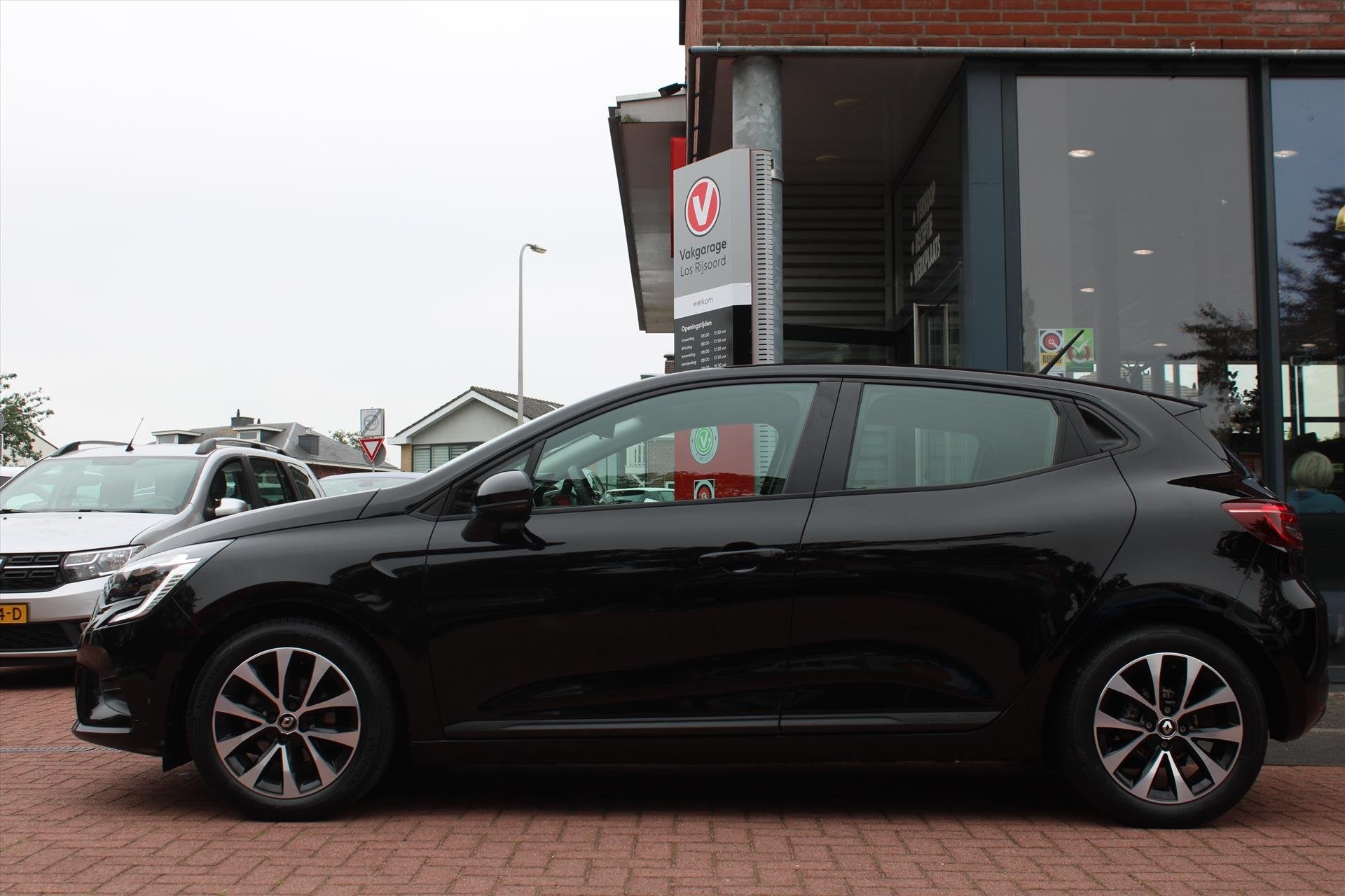 RENAULT Clio 1.0 TCe *Intens* | Trekhaak | Carplay | Cruise, Auto's, Renault, Voorwielaandrijving, Parkeersensor, Stof, Gebruikt