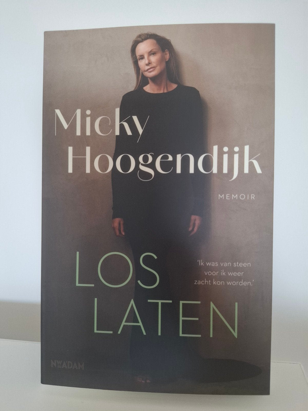 Micky Hoogendijk - Los Laten (Memoir), Ophalen of Verzenden, Nieuw, Micky Hoogendijk, Overige