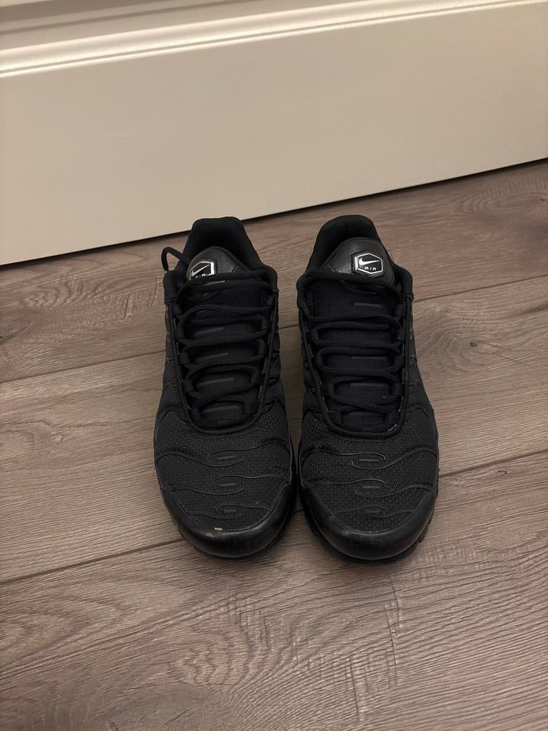 Nike Air Max Plus TN - Zwart, Kleding | Dames, Schoenen, Ophalen of Verzenden, Gedragen, Zwart, Sneakers of Gympen
